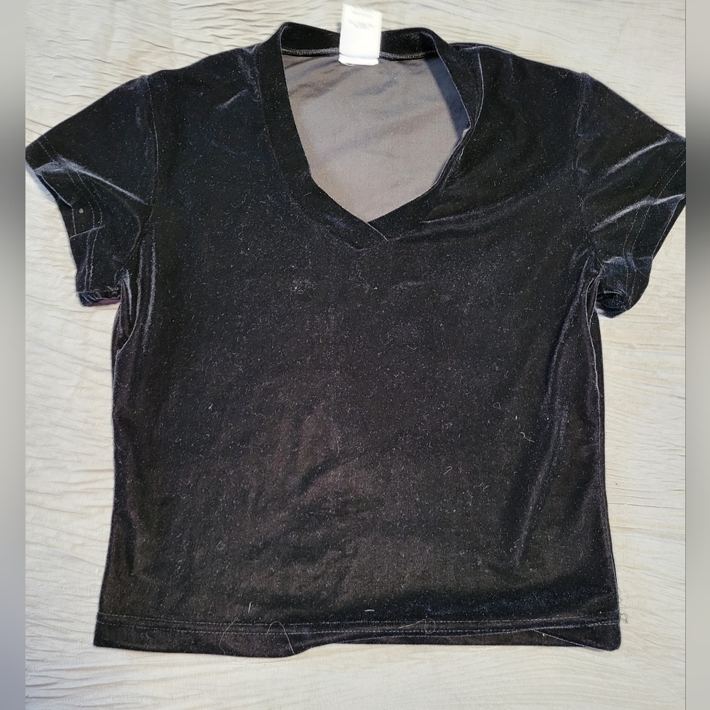 Ellemenno Black Velvet V-Neck Women's Top